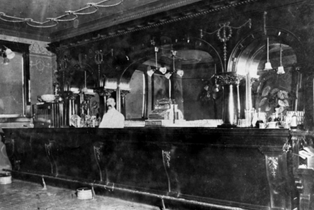 Dewey Palace Bar